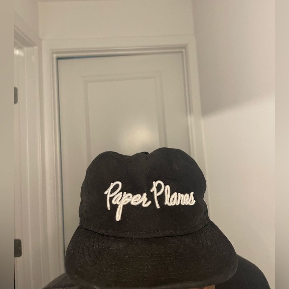 Paper planes snap back hat